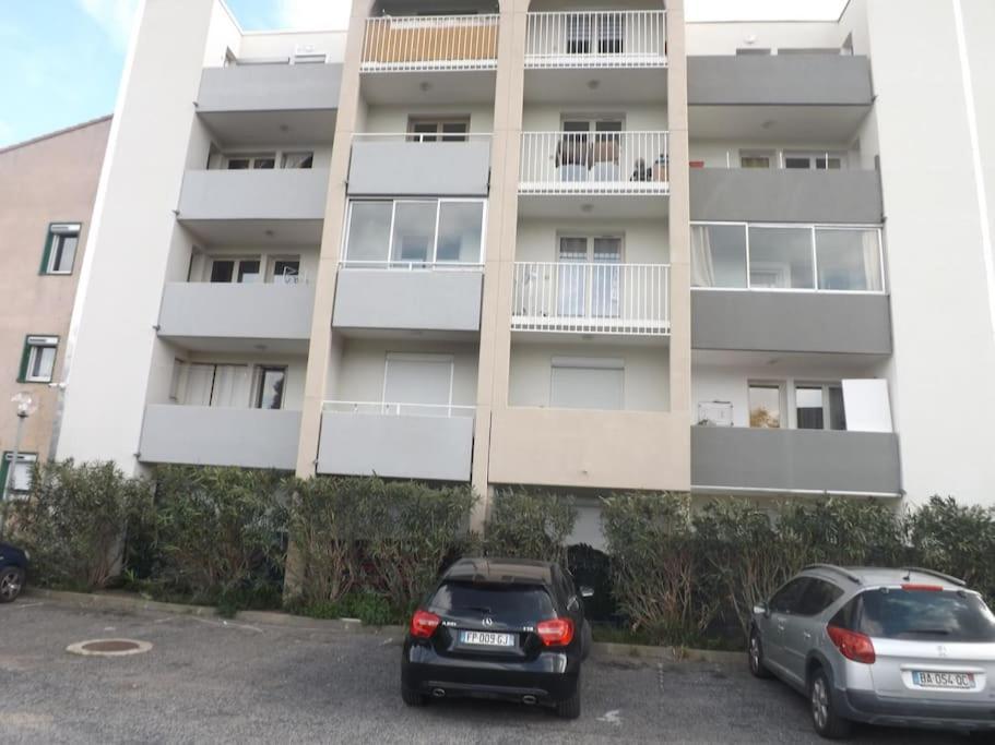 Appart 2/4 Pers Proche Centre Avec Balcon, Parking Narbonne Bagian luar foto