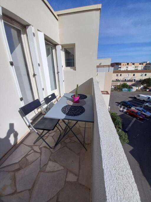 Appart 2/4 Pers Proche Centre Avec Balcon, Parking Narbonne Bagian luar foto